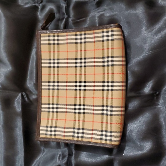 Authentic Burberrys Clutch Bag - Picture 10 of 10